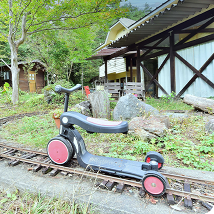 庭園内を走るミニ鉄道